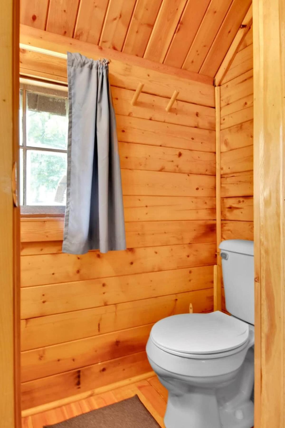 Lovely Rustic Cabin In بلومنقتون المظهر الخارجي الصورة