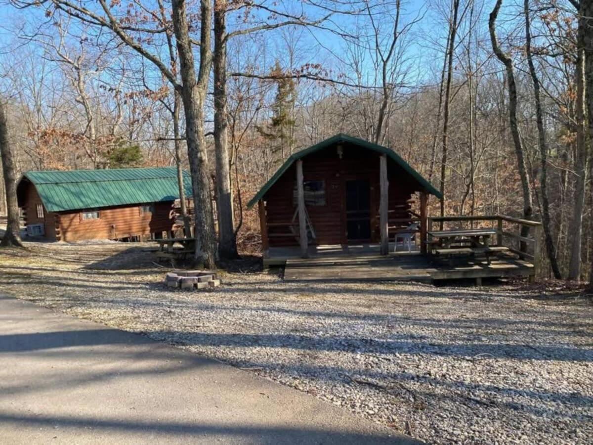 Lovely Rustic Cabin In بلومنقتون المظهر الخارجي الصورة